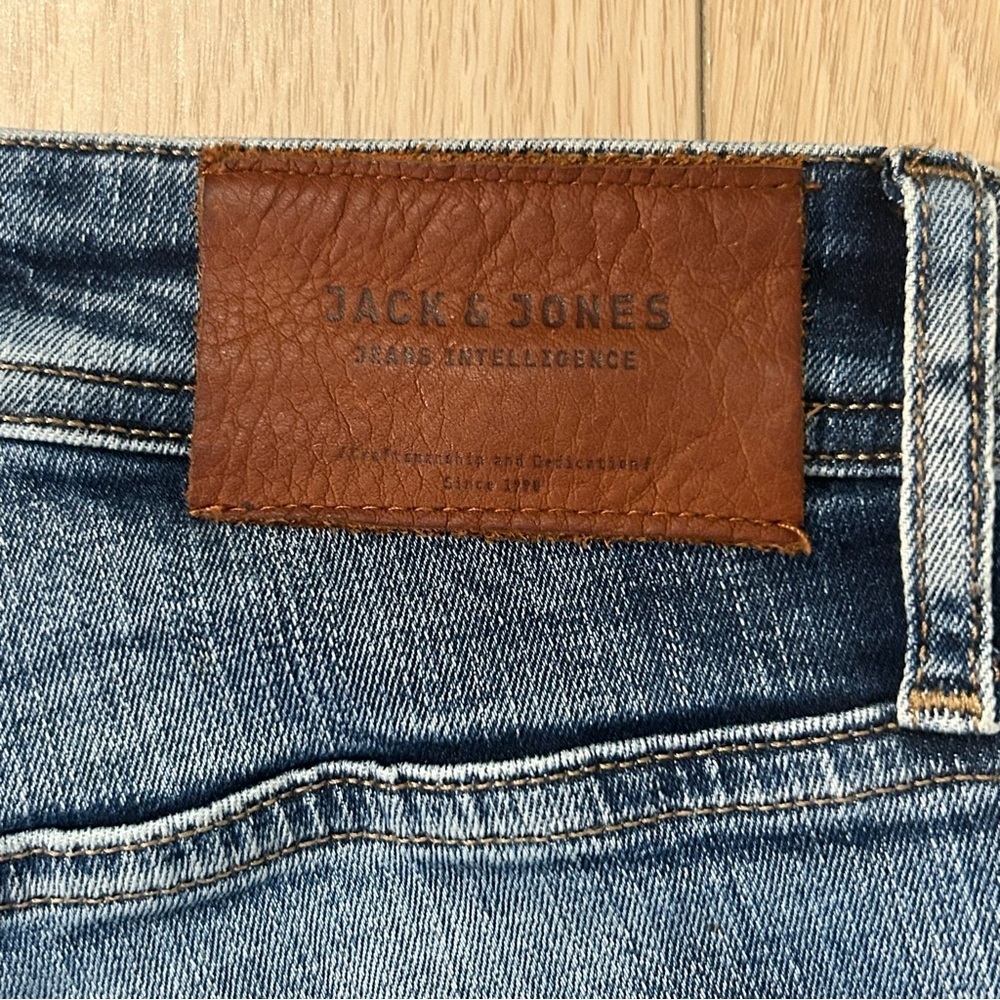Jack & Jones Slim Fit Glenn Ripped Jeans - Picture 12 of 16